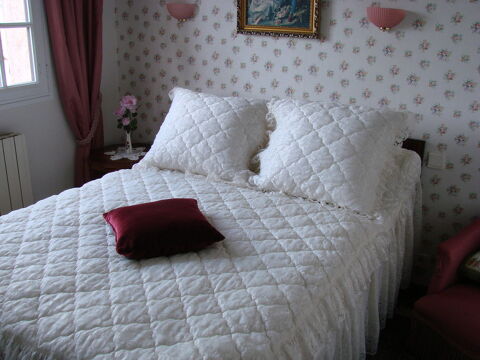 CHAMBRE BOIS MASSIF MACASSAR
100 Frjus (83)