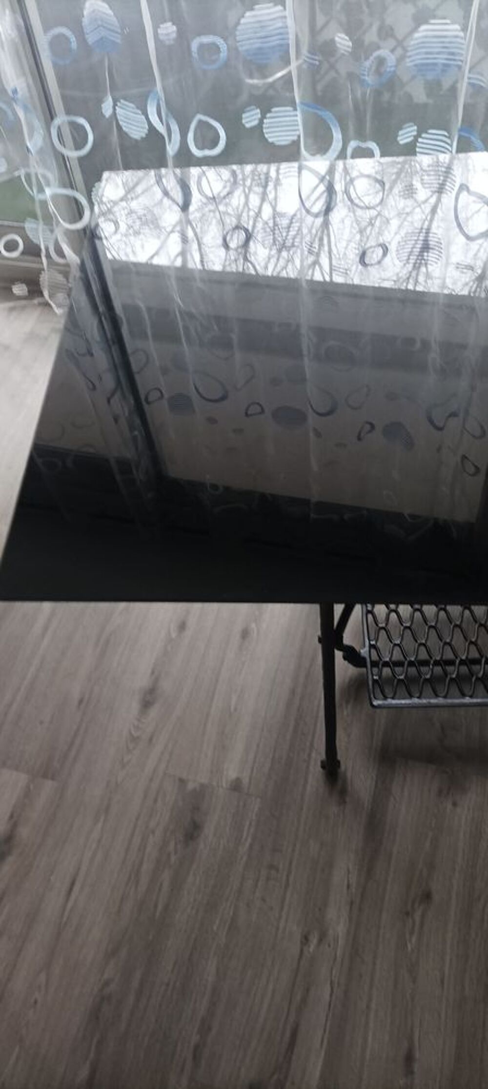 Table n&eacute;o r&eacute;tro, machine &agrave; coudre, plateau verre Meubles