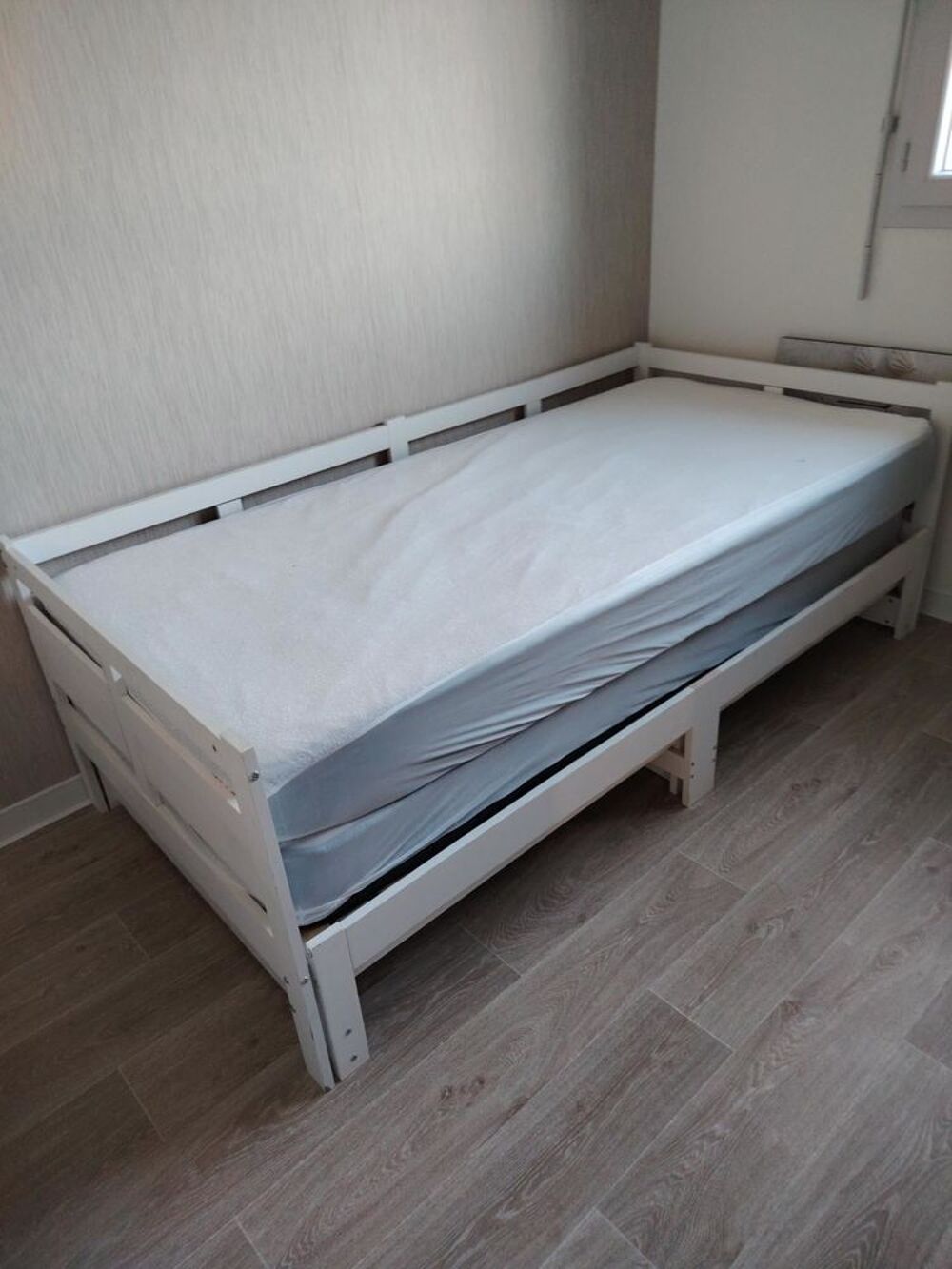 Lit gigogne blanc en pin massif + 2 matelas m&eacute;moire Meubles