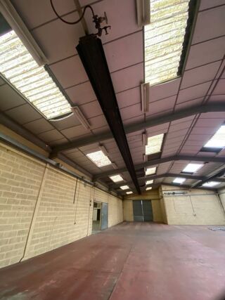  Atelier à vendre 4 pièces 11000 m² Poix-de-picardie