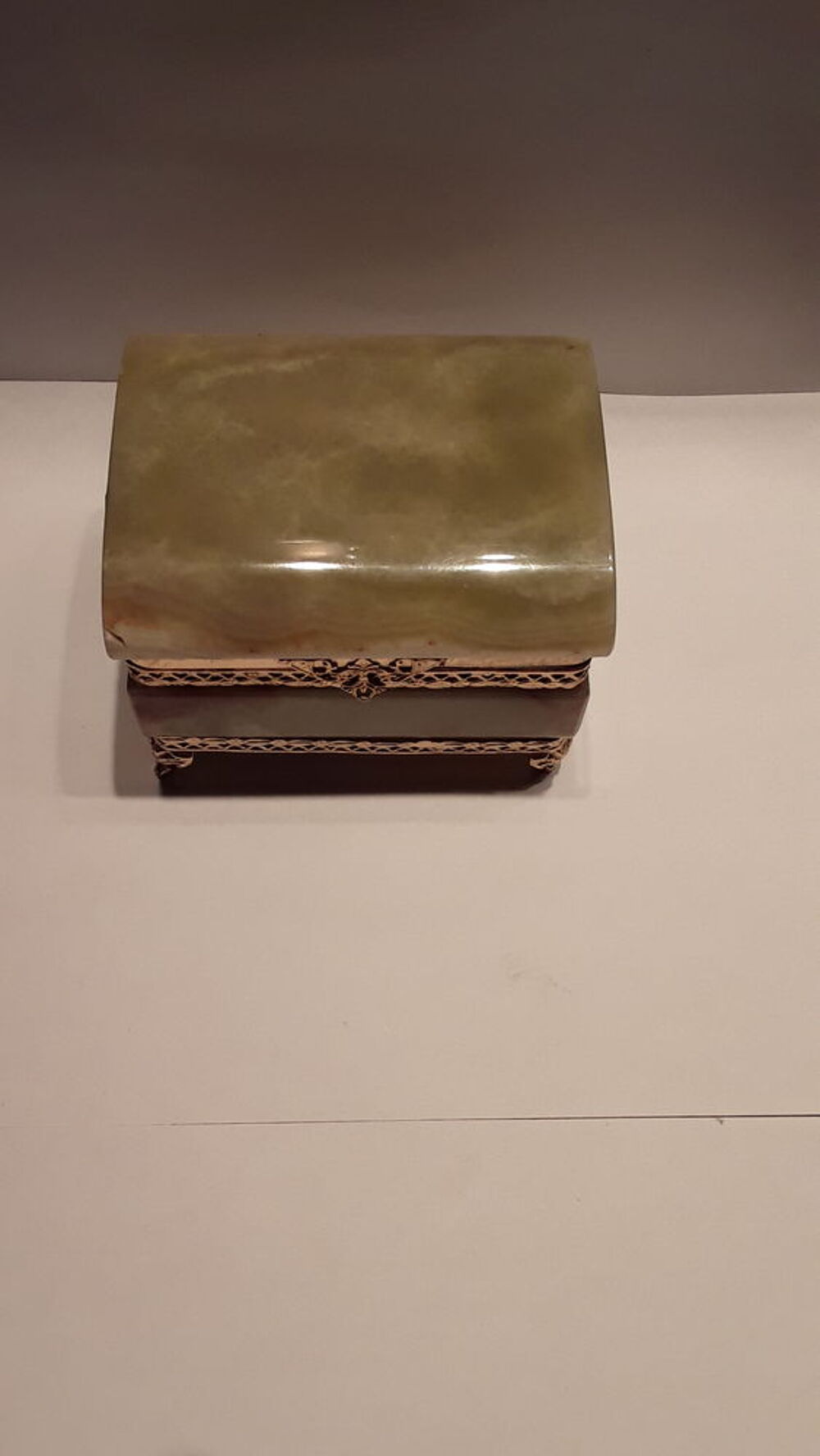 Tr&egrave;s belle boite &agrave; bijoux en onyx Bijoux et montres