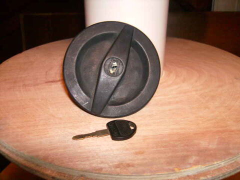  Bouchon de réservoir à essence pour Volvo 343/345 16 Wolxheim (67)