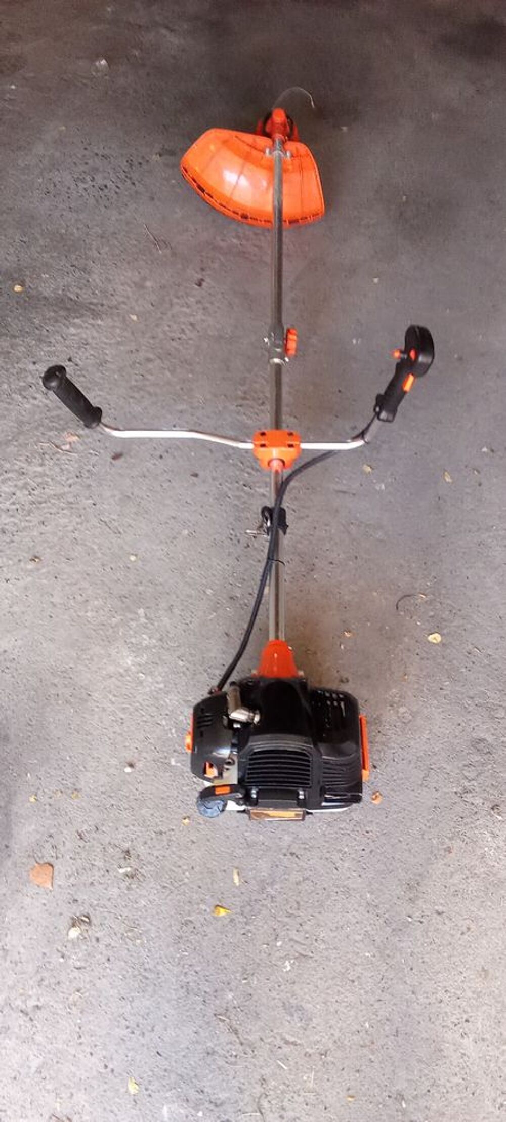 D&eacute;broussailleuse thermique TIMBERPRO 
R&eacute;vis&eacute; Bricolage