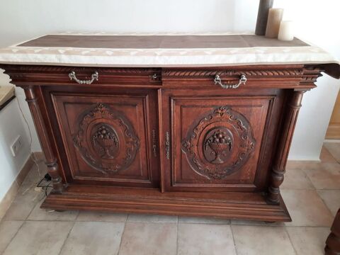 Buffet bas style Henri IV 15 Beaumont-de-Pertuis (84)