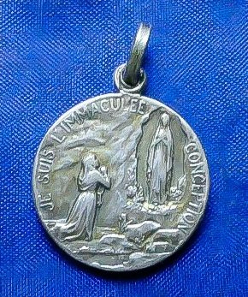 M&eacute;daille de "Bernadette Soubirous " Lourdes 