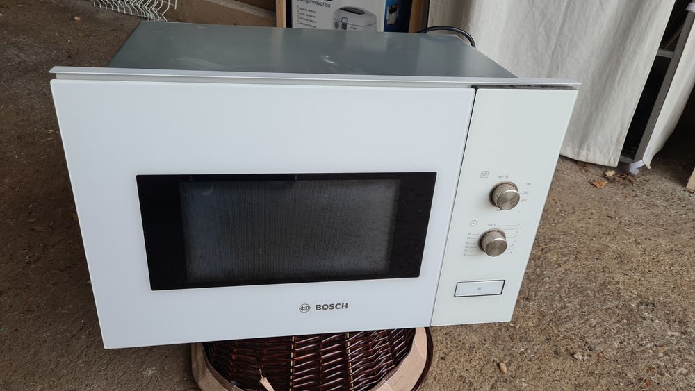 Micro ondes blanc encastrable Electroménager