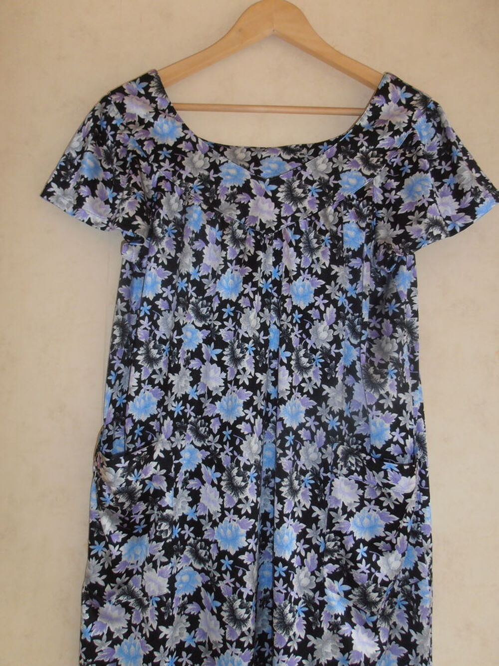 Robe d'&eacute;t&eacute; fleurie (82) Vêtements