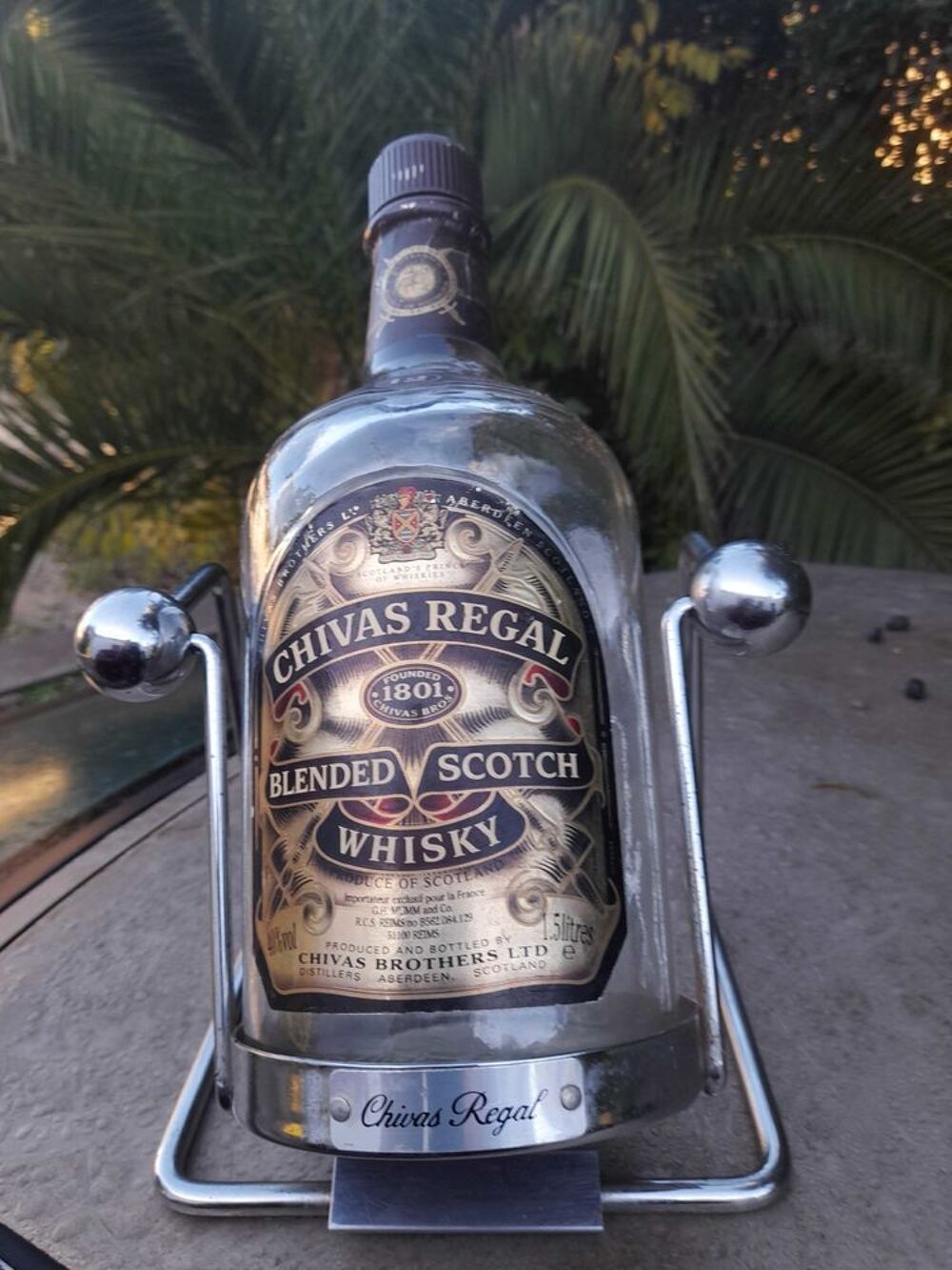 bouteille de Whisky sur support Décoration