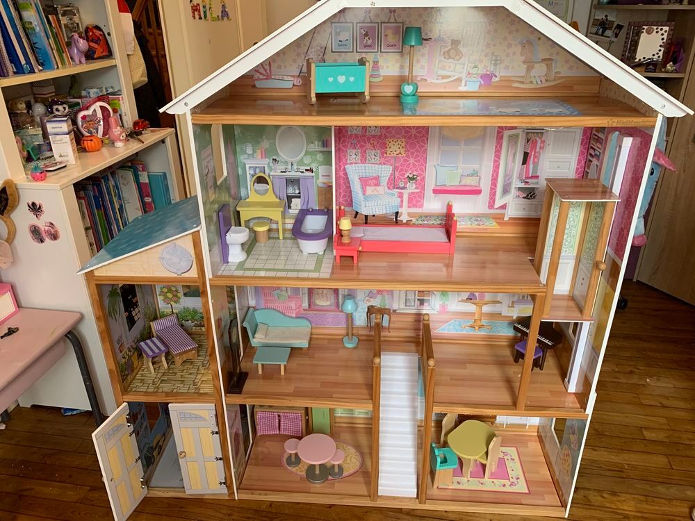 Maxi Maison de poup&eacute;e en bois avec mobilier Jeux / jouets