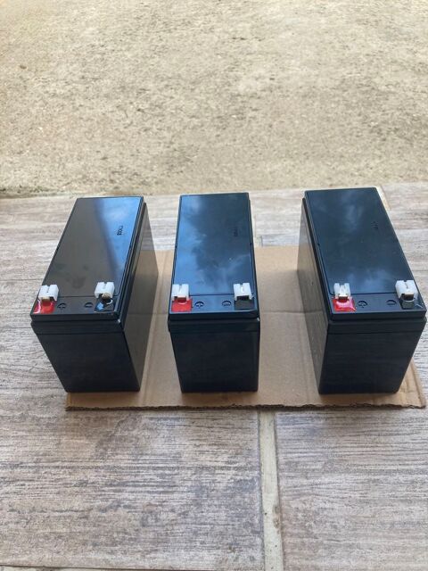 Trois Batterie 12 Volt 7 AH Neuve  Pour Trottinette  60 Canet (34)