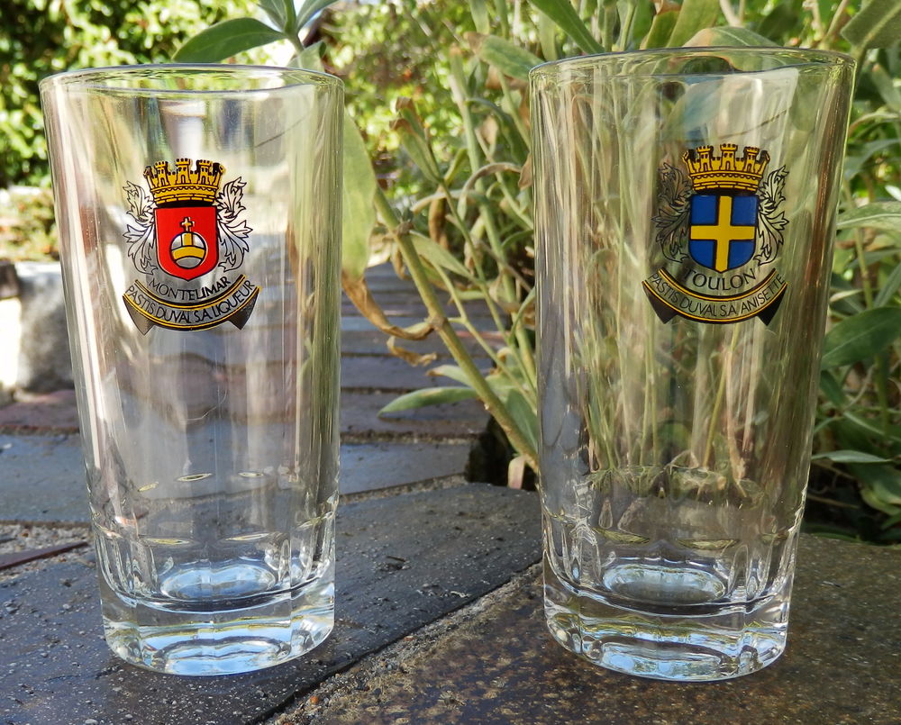 2 Verres anciens Pastis Duval &eacute;cussons villes de :
