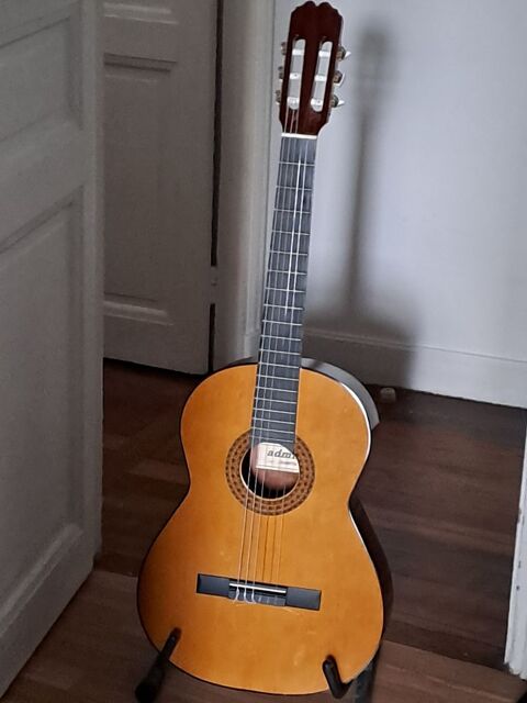 Guitare classique Admira Juanita 4/4 - Fabriquée en Espagne Paris 19 (75)