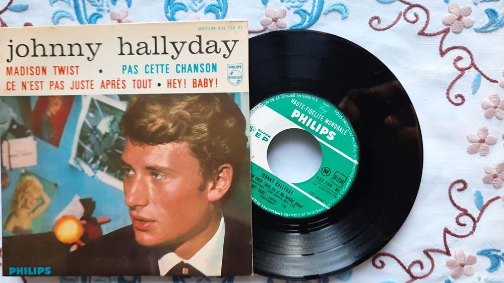 Johnny Hallyday 45 T 1962 CD et vinyles