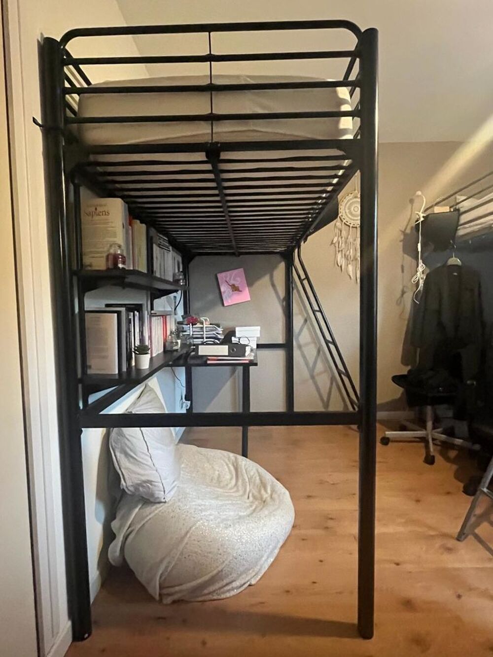  2 Lits mezzanine noir et gris 
Meubles