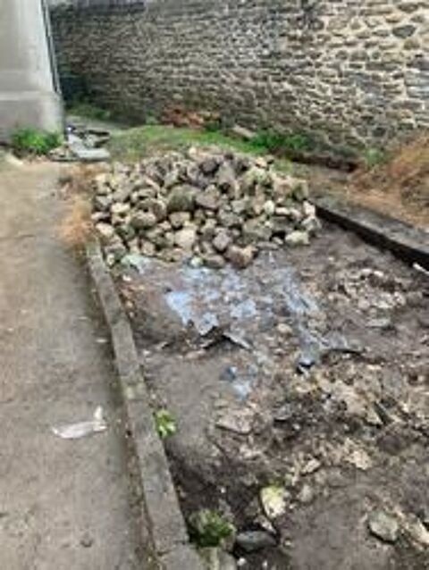 tas de pavs anciens  donner 0 Audresselles (62)