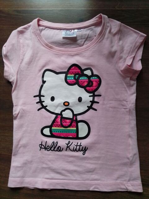 Tee shirt été fille Hello Kitty taille 6 ans TBE 2 Aurillac (15)