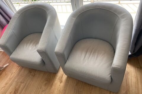 Canap et 2 fauteuils en cuir 800 tretat (76)