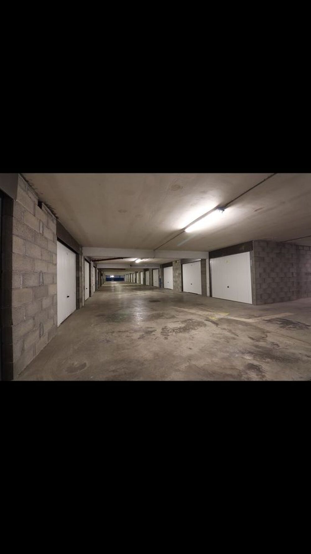 Location Parking/Garage GRAND GARAGE/BOX (18,6m CARRE) ST-ETIENNE Saint-Étienne