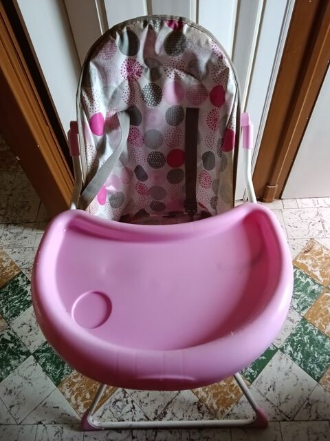 Chaise haute bébé rose 15 Esquerchin (59)