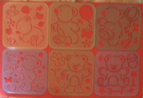 Lot de 11 pochoirs Animaux pour enfants. 25 Montreuil (93)