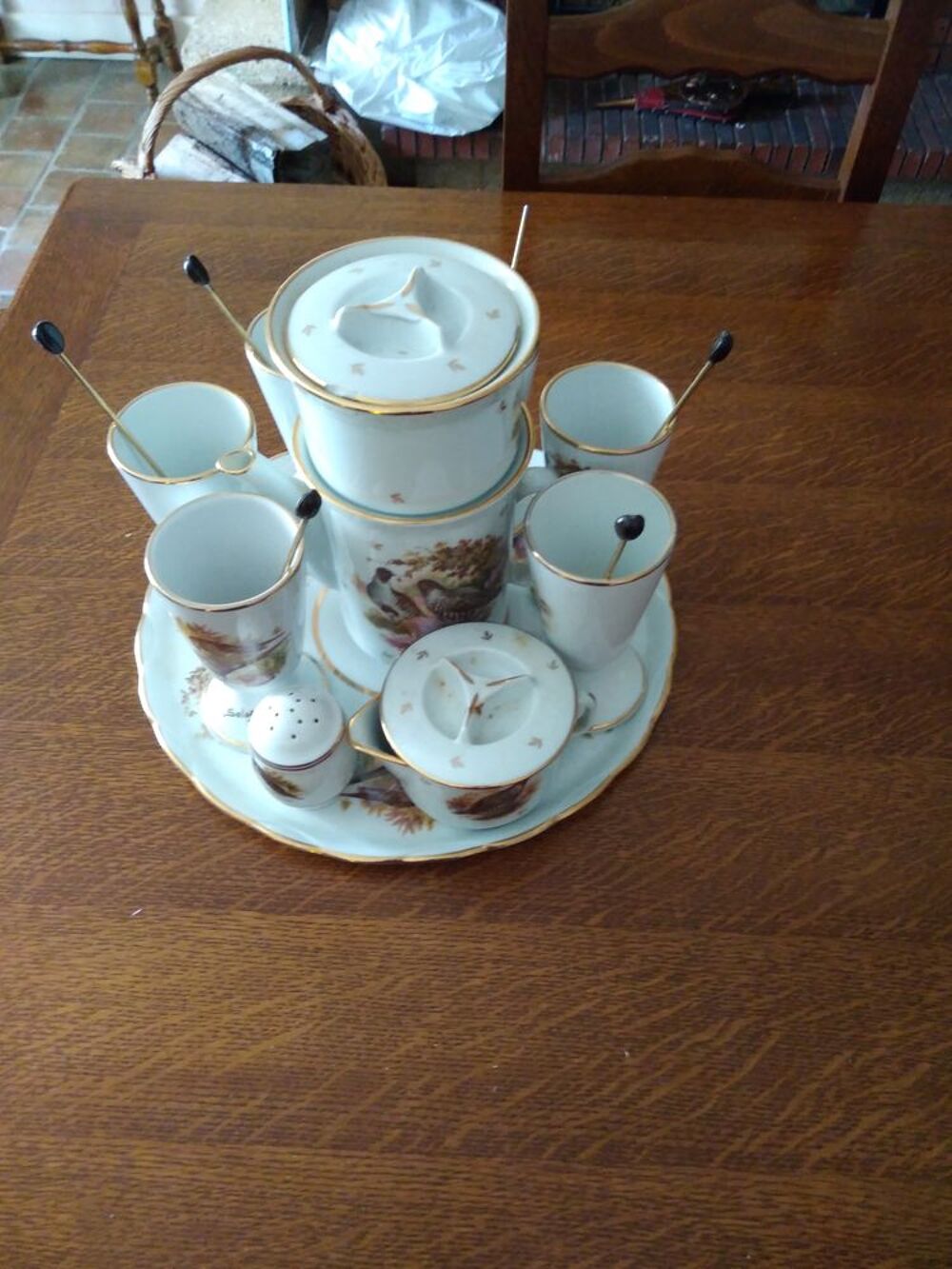 Service &agrave; caf&eacute; Meubles