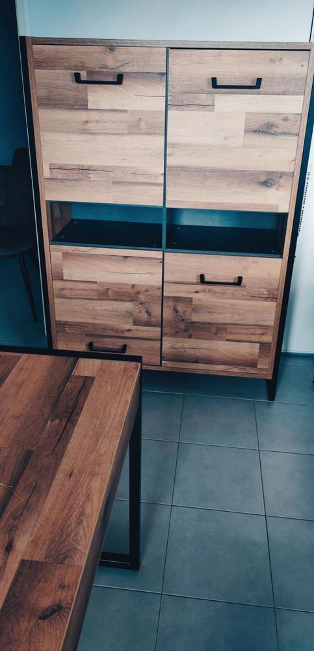 &Agrave; saisir cause de d&eacute;m&eacute;nagement Buffet de salle &agrave; manger Meubles
