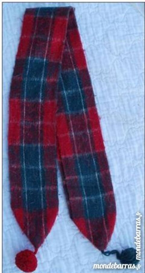 Ancienne echarpe cossaise en laine avec pompom ve 4 Montauban (82)