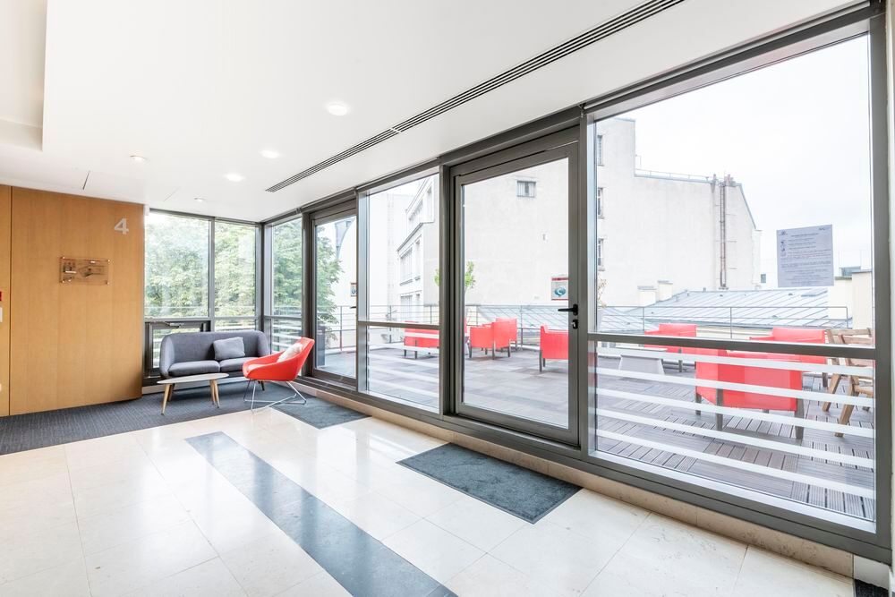   Louez un grand espace de bureau pour 27 personnes à Paris Saint Lazare Paris 9