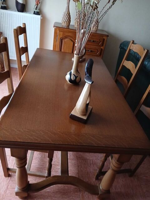 table rectangulaire et ses chaises 130 Huisseau-sur-Cosson (41)