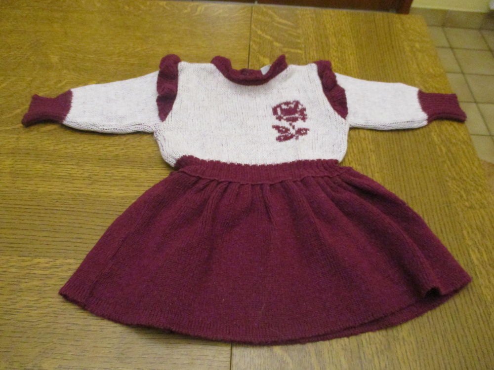 Robe violet et cr&egrave;me avec motif en haut taille 2 Vêtements enfants