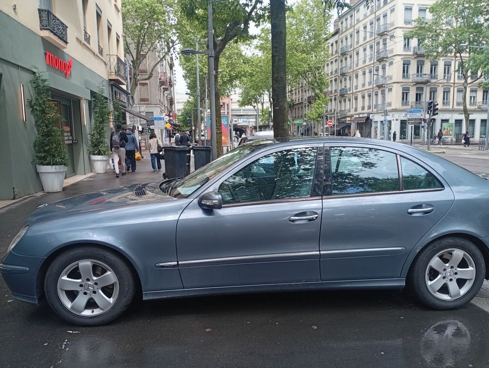 Classe E E 220 CDI Avantgarde A 2004 occasion 42800 Rive-de-Gier