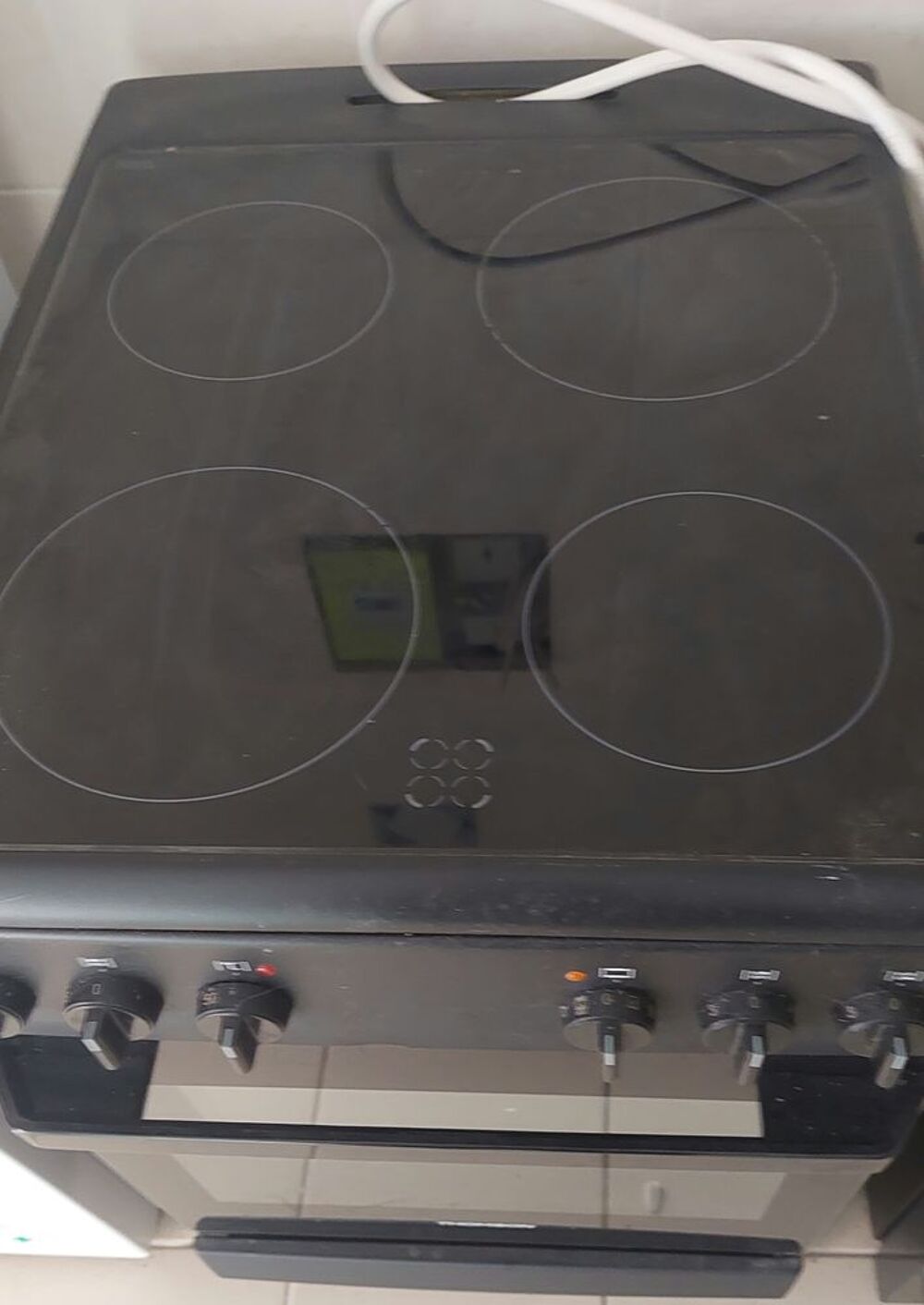 cuisini&egrave;re vitroc&eacute;ramique Thomson Electroménager