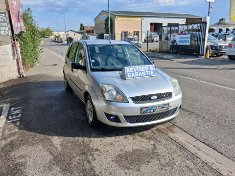 Annonce voiture Ford Fiesta 3400 €