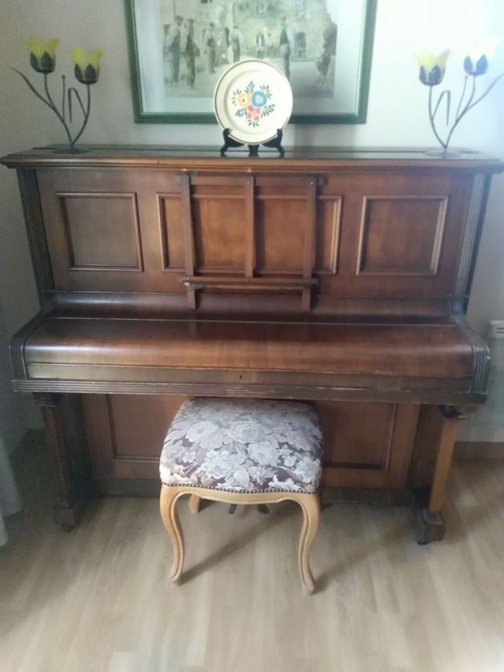Piano droit type anglais et tabouret Instruments de musique