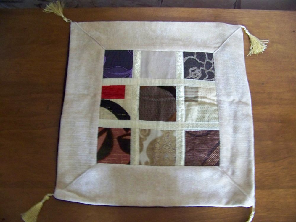 Lot de trois housses de coussin ( neuves ) Décoration
