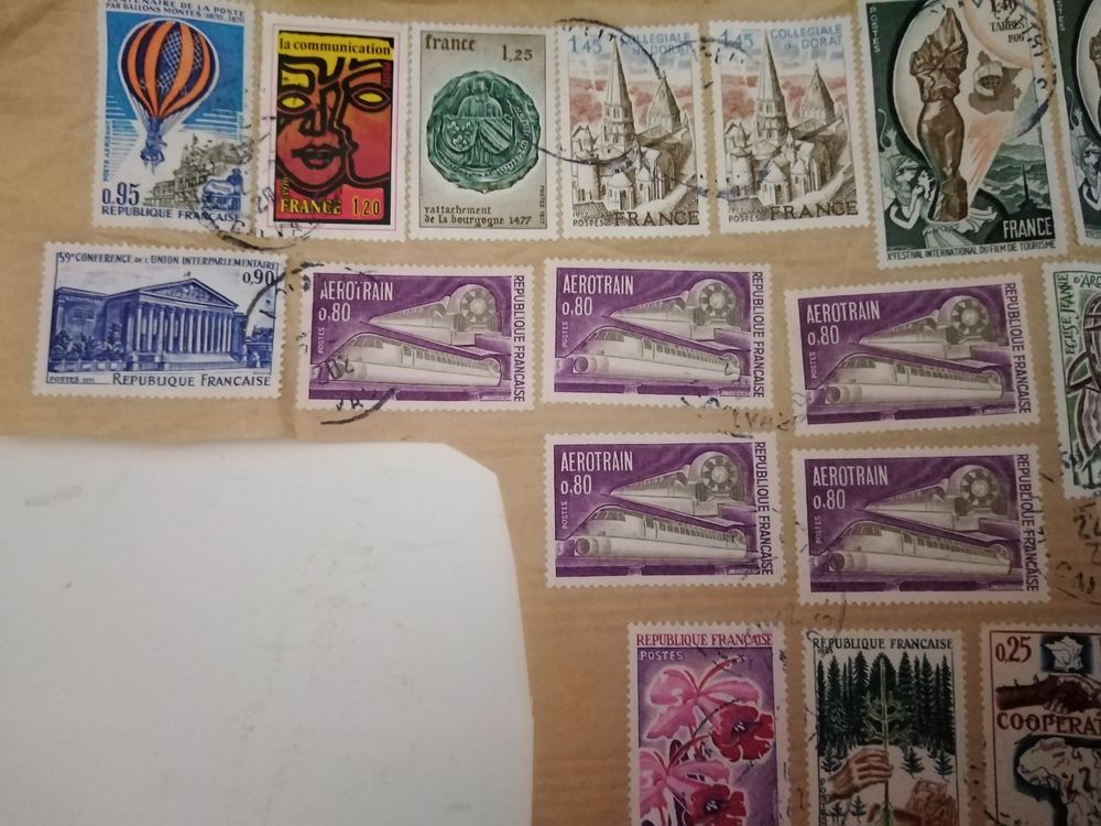 Lot de 36 timbres oblit&eacute;r&eacute;s 2022 