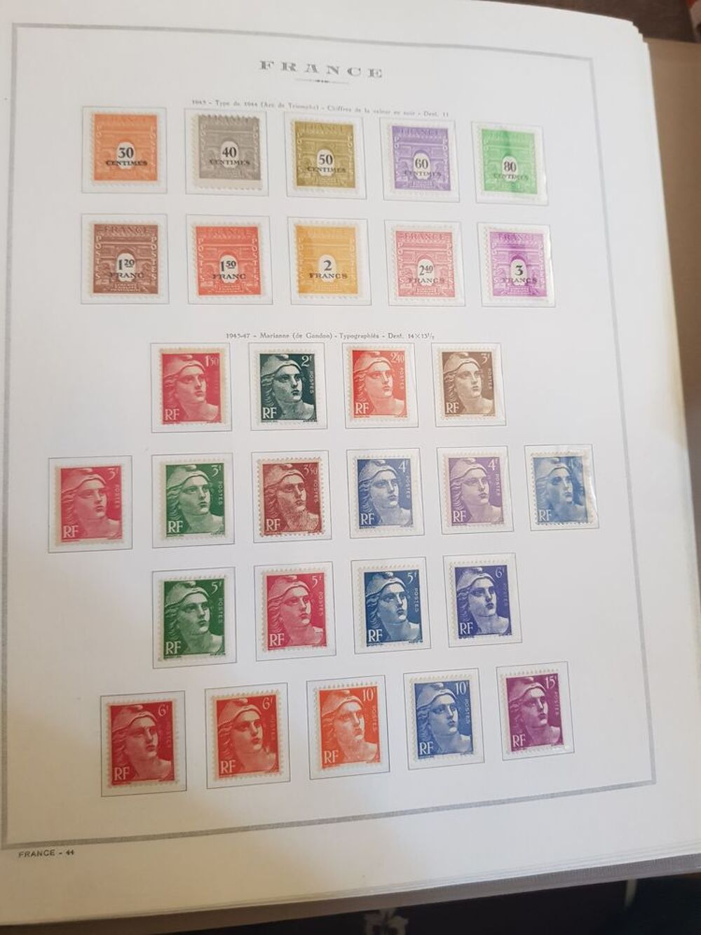 Collection de 10 albums de timbres Photos/Video/TV