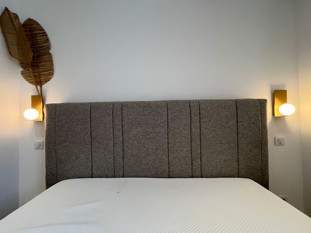Lit + t&ecirc;te de lit tissu / sommier Meubles