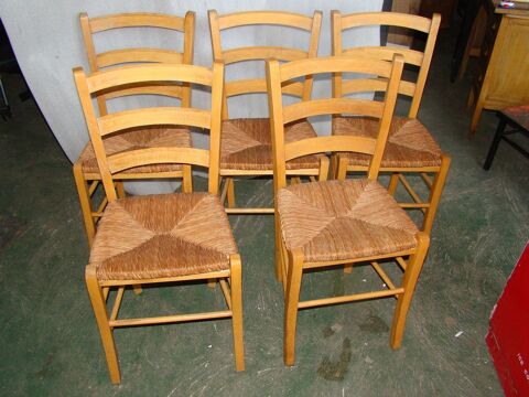 Lot de 5 chaises paillées vintage  années 1980
100 Gargenville (78)