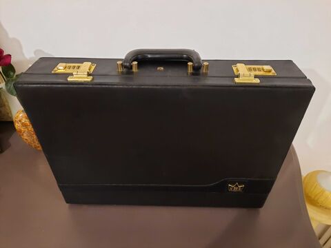 ménagère Sbs 70 pièces 23/24 carat 300 Reims (51)
