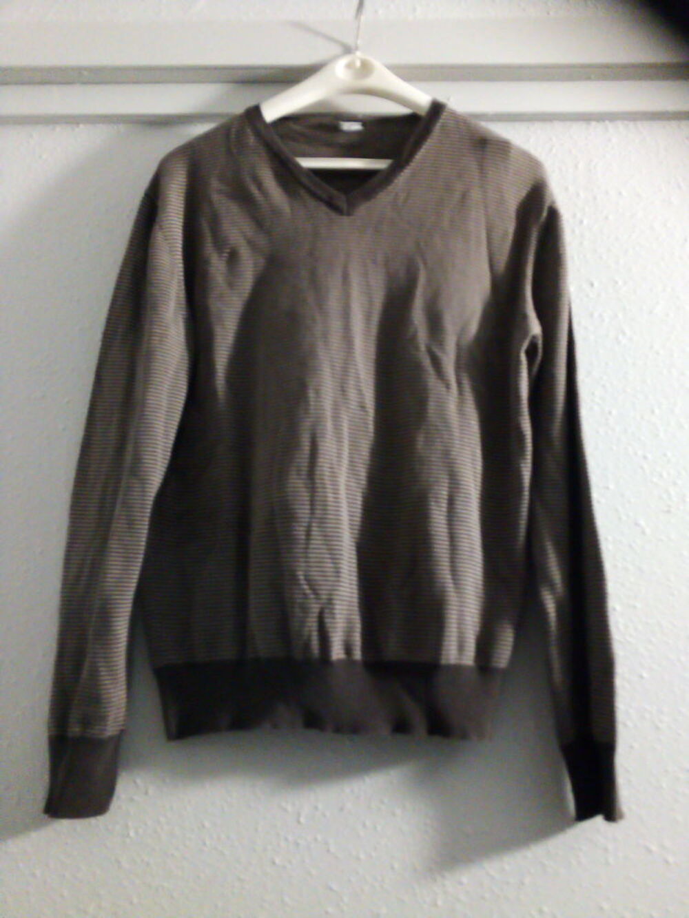 Pull l&eacute;ger marron ray&eacute; col V DEVRED Vêtements