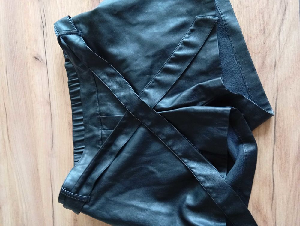 short en similicuir V�tements