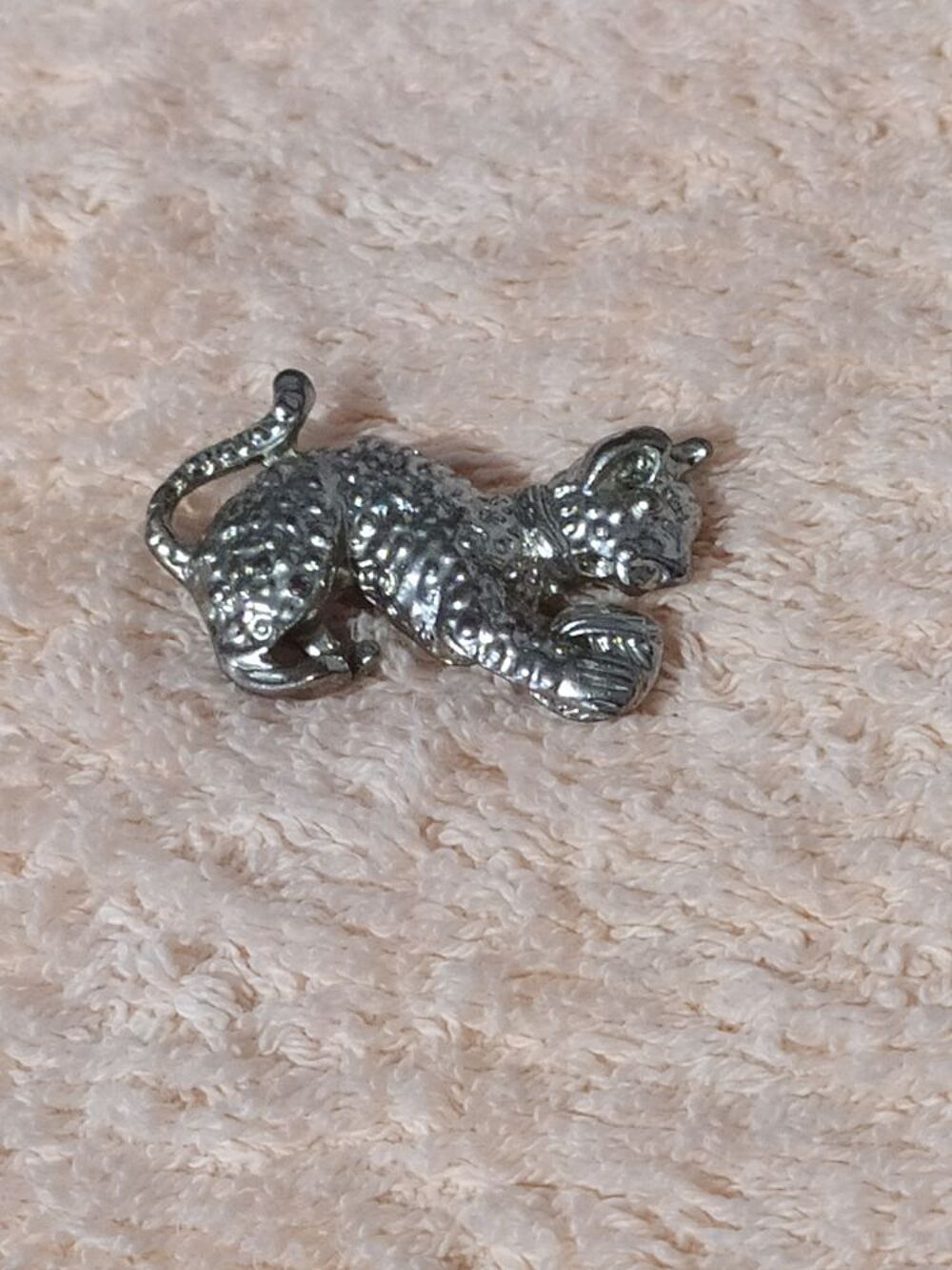 Broche chat / NEUVE Bijoux et montres