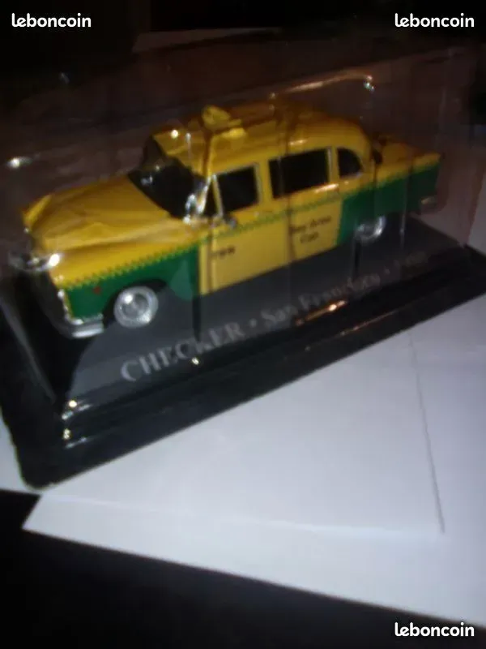 VOITURE MINIATURE TAXIS 1/43 