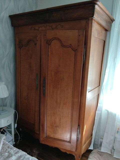 Lit rouleau et armoire penderie 300 Noyant-de-Touraine (37)