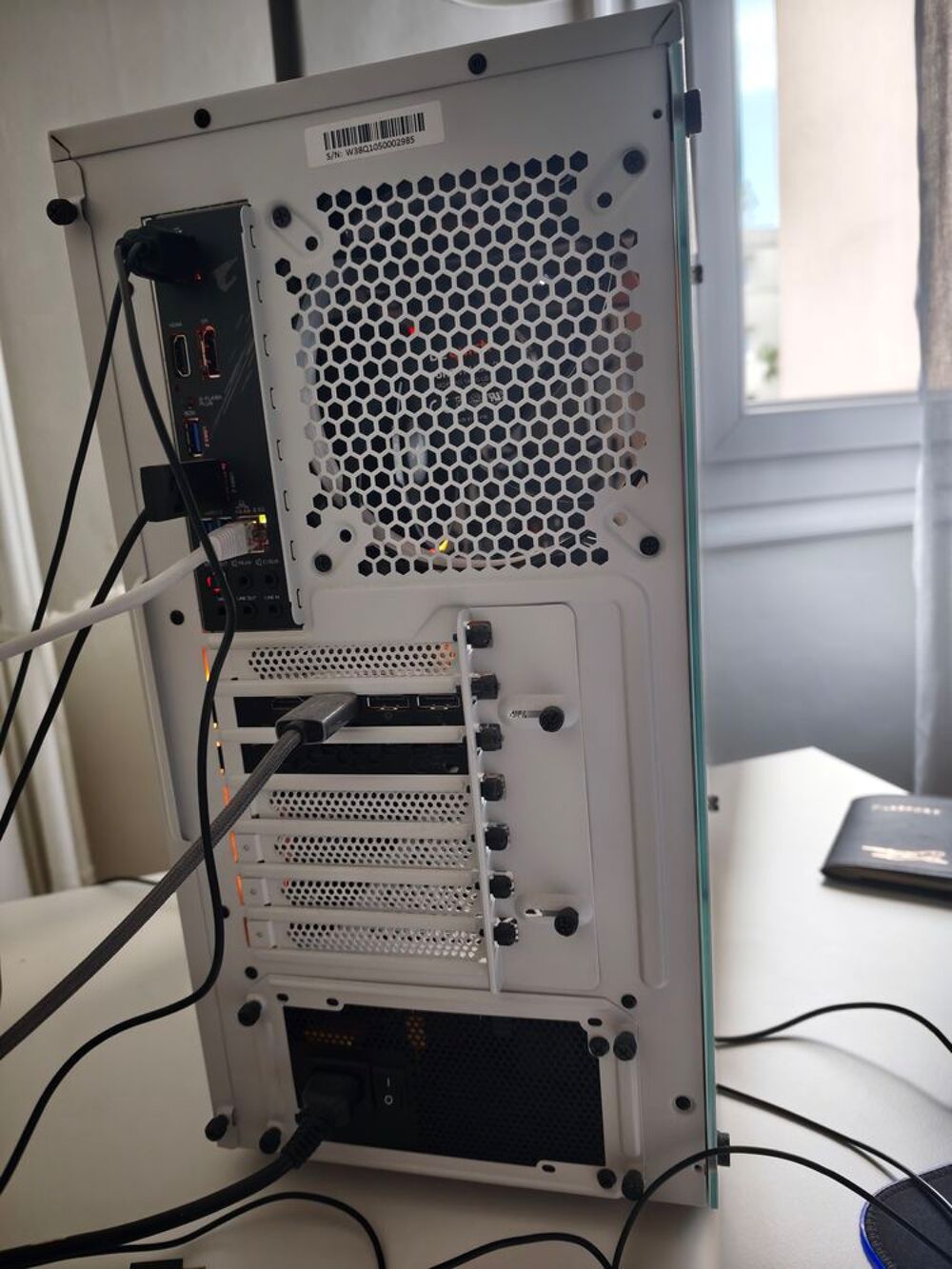  PC gamer bo&icirc;tier blanc Matériel informatique