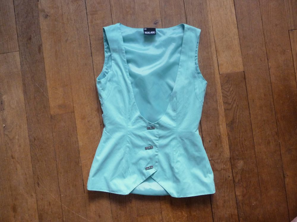 Top/ Gilet Bleu Turquoise sans manches- Biche de B&egrave;re Vêtements