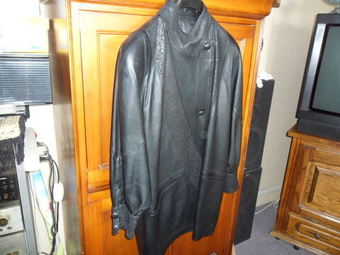 tailleur femme en cuir 150 Agen (47)