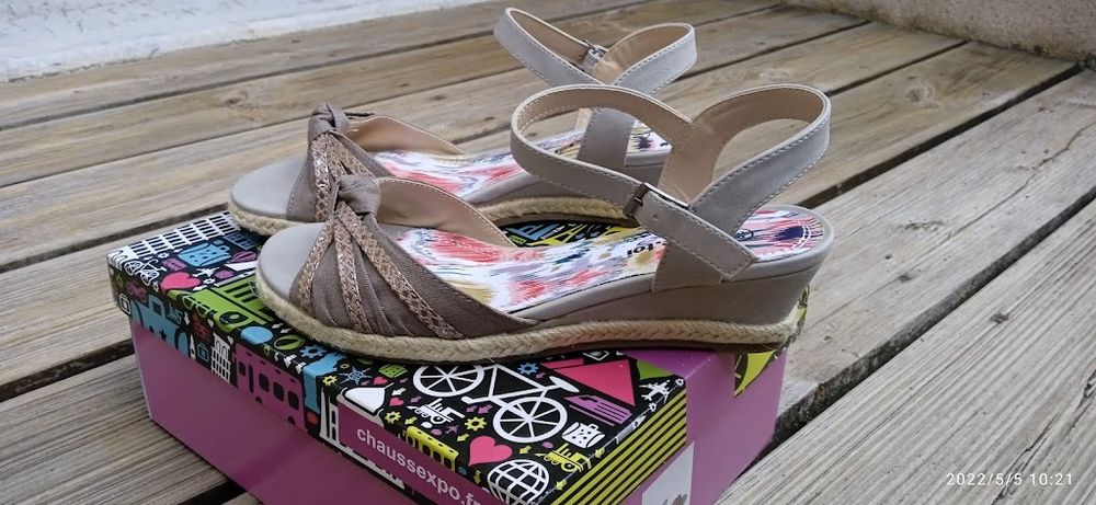 Sandalettes semelles compens&eacute;es 38 Chaussures