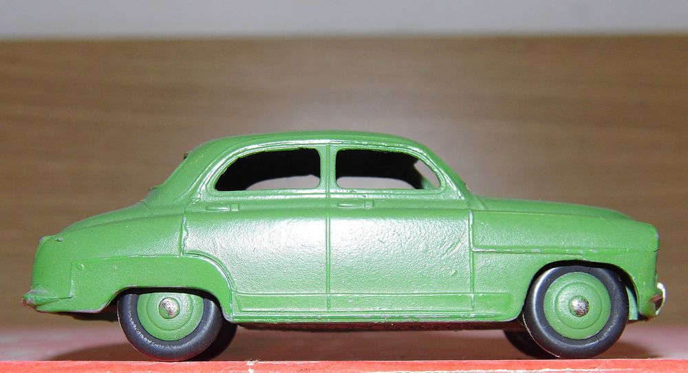 Dinky toys 24U SIMCA 9 ARONDE MECCANO 24U voiture collection vintage jouet ancien 